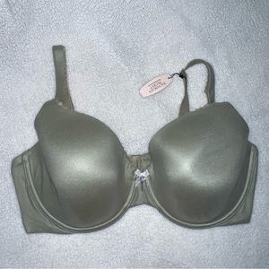 🆕NWT Victorias Secret bra size 38DD